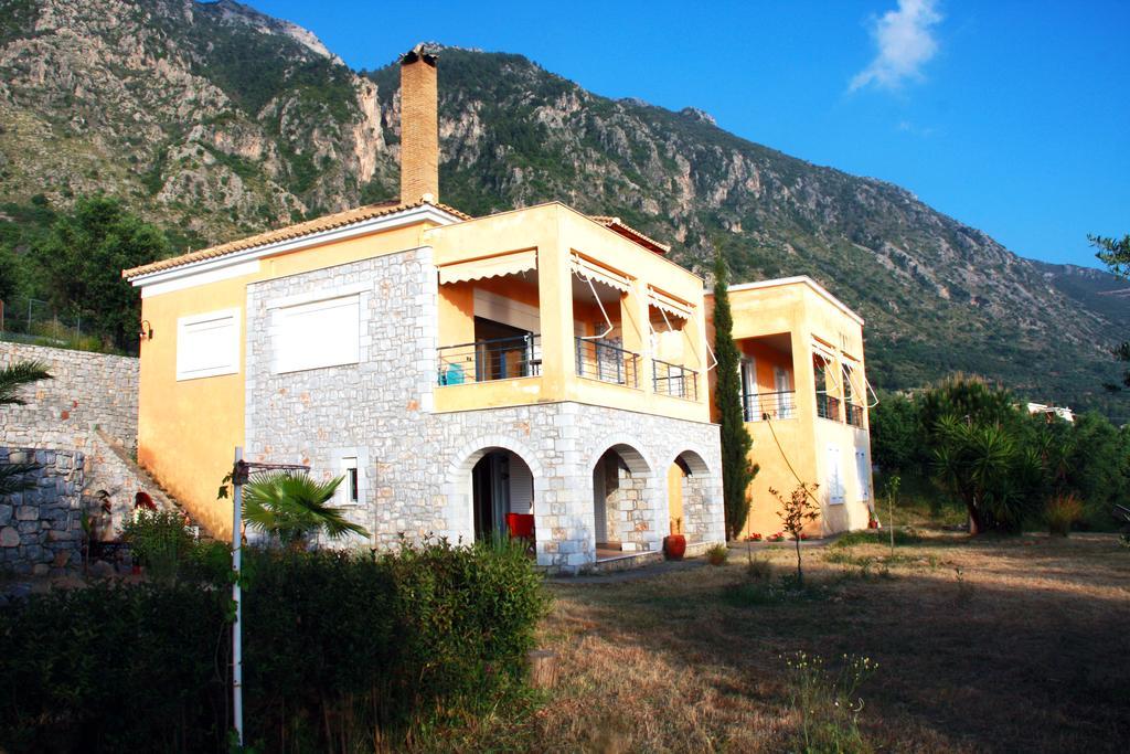 Вилла Sea And Mountain View Каламата Экстерьер фото